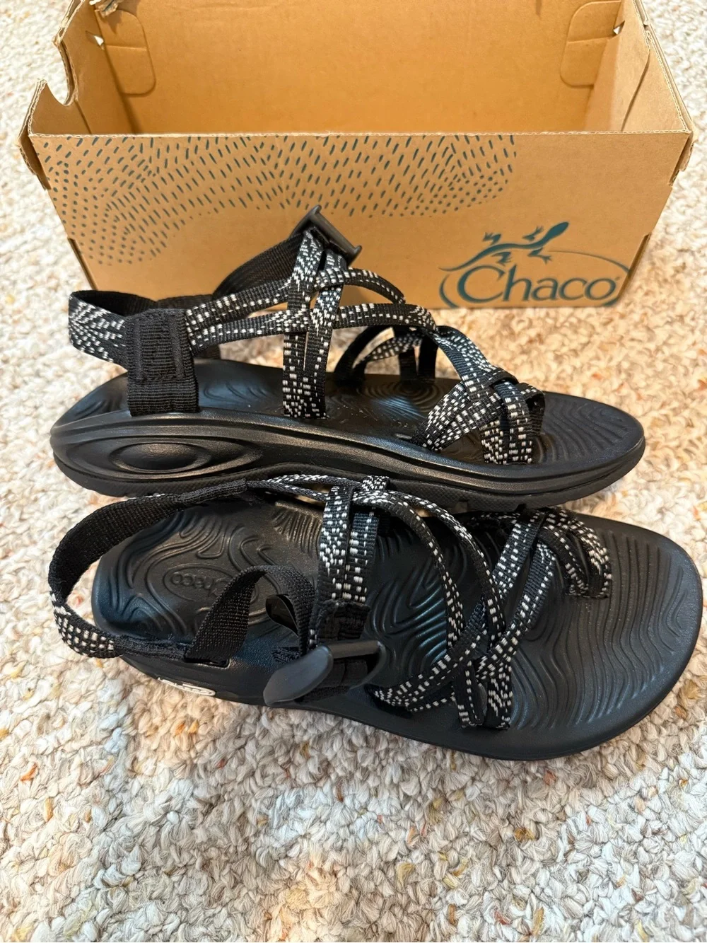 NWT Chacos Womens Size 6 Chacos